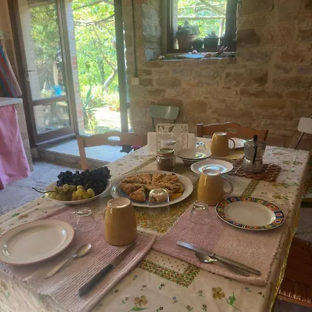 La Fonte Couette-café Pietralunga (Umbria)